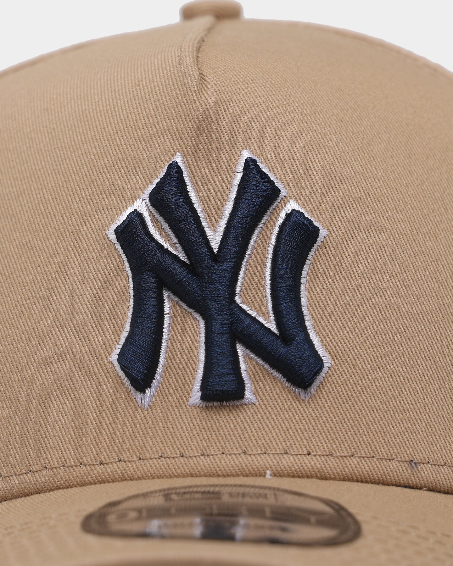 New Era New York Yankees 9FORTY A-Frame Snapback Light Beige