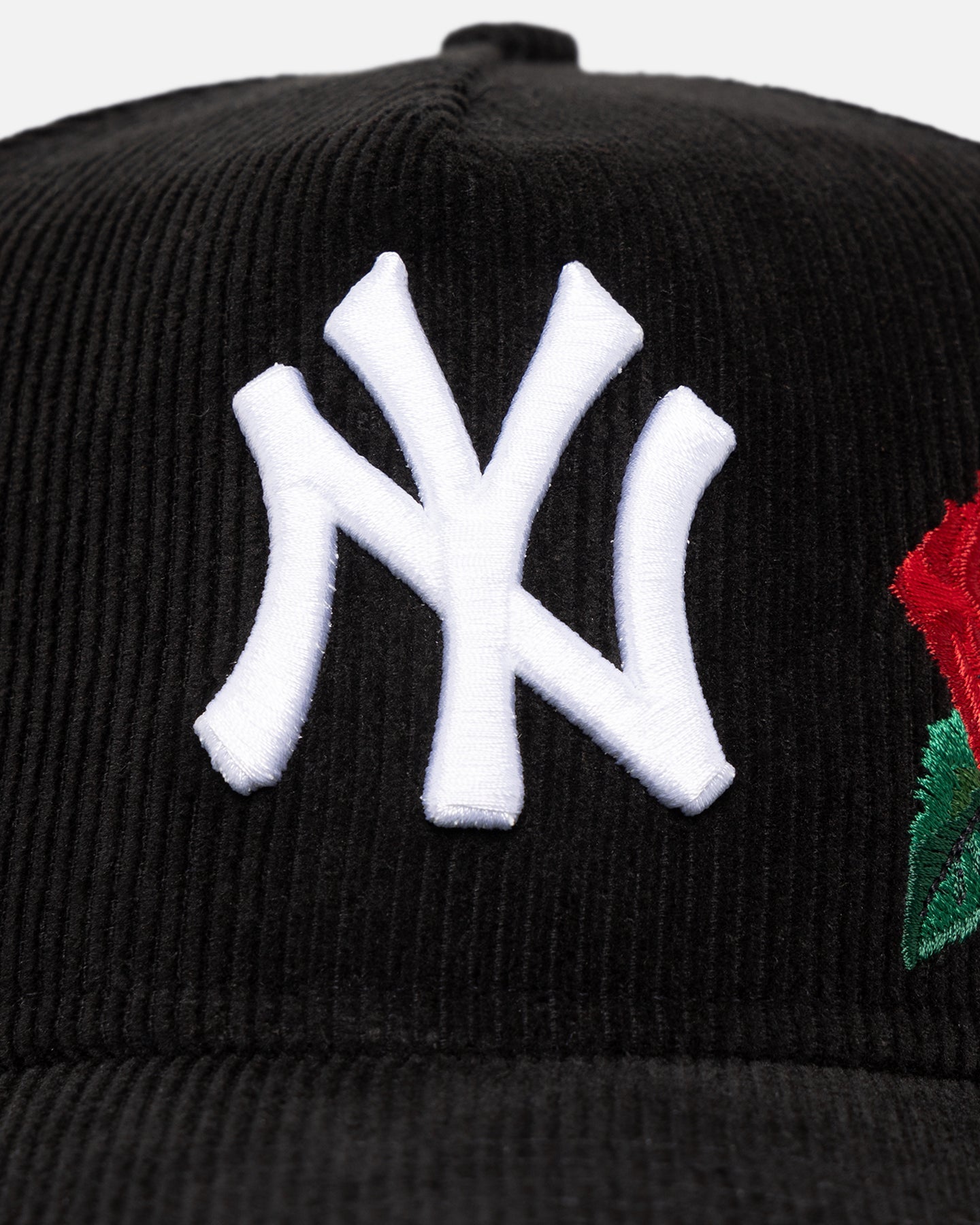 New Era New York Yankees 'Corduroy Roses' Golfer Pre-Curved Snapback Black Corduroy/White